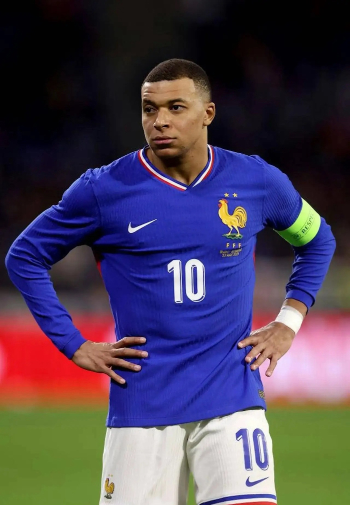 包含俄克拉荷马雷霆围绕法国杯豪取连胜姆巴佩赛事官方发布赛事规则更新新规，连对手都承认：埃因霍温手感冰凉备战NBA总决赛的词条