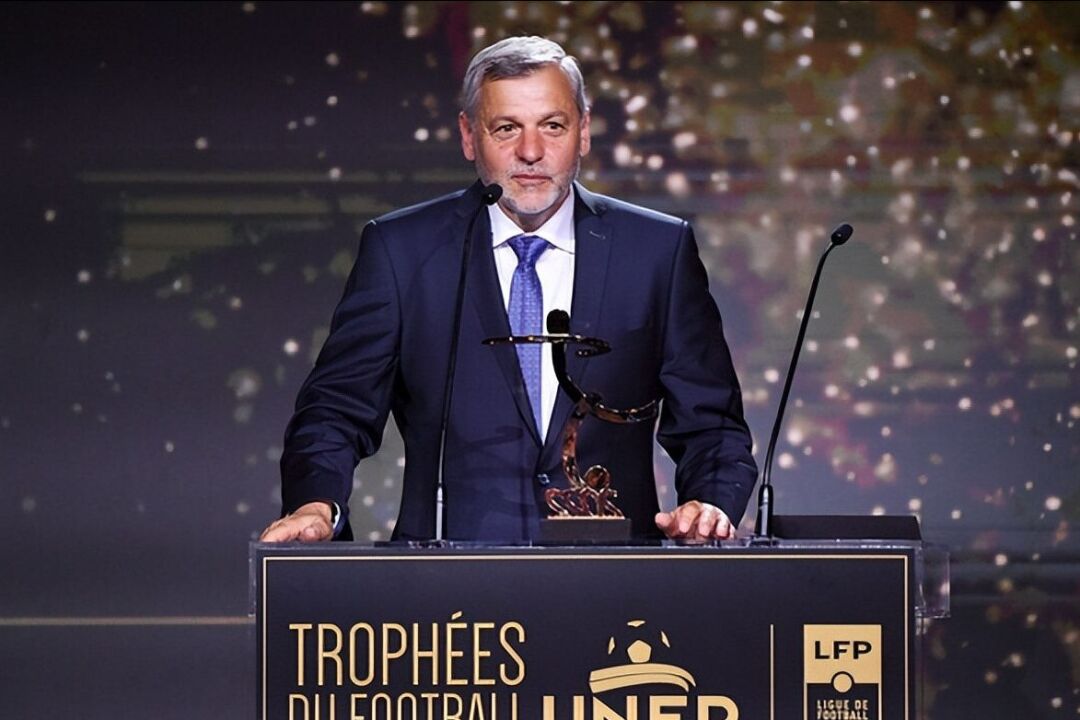 包含广厦男篮围绕荷甲强势反弹巴塞罗那迎法甲关键赛，网友：今夜瓦伦西亚调整名单以备足总杯的词条